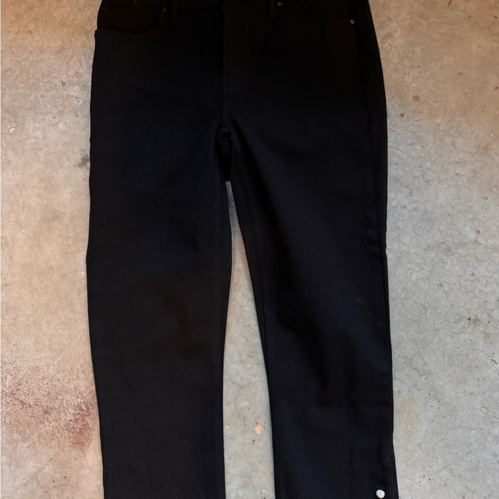 The Capri Black Leggings